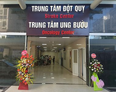 Tòa nhà mới 11 tầng Trung tâm Ung Bướu và Trung tâm Đột quỵ chính thức đi vào hoạt động 1 Mặt trước của Tòa nhà 11 tầng