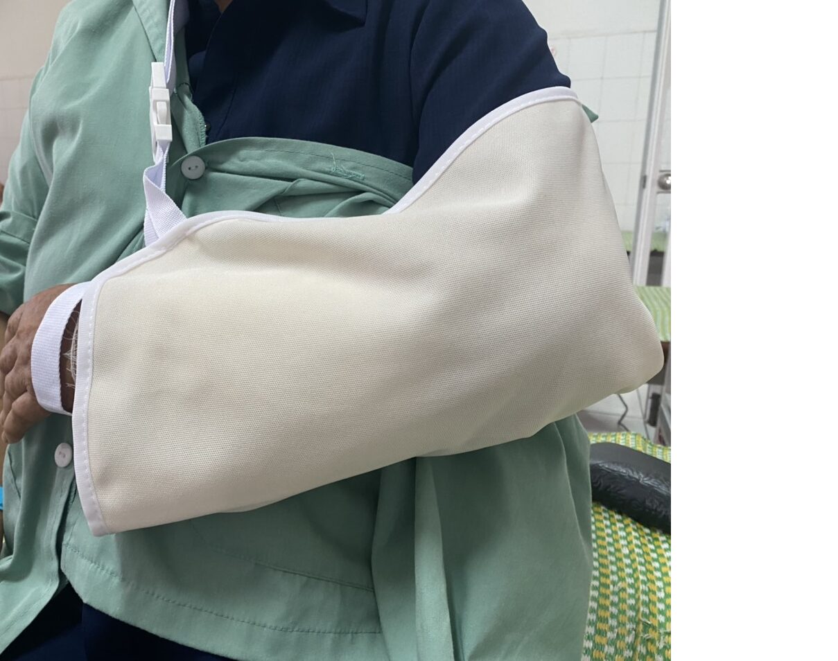 Người bệnh điều trị chấn thương thể thao tại Bệnh viện