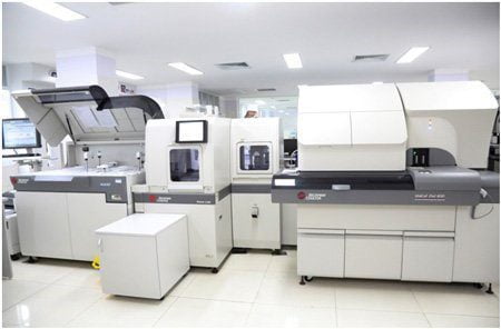 Xét nghiệm đường huyết tại nhà – 6 điều bạn cần biết 4 Hệ thống máy xét nghiệm của Bệnh viện đa khoa tỉnh Phú Thọ tự động, hiện đại