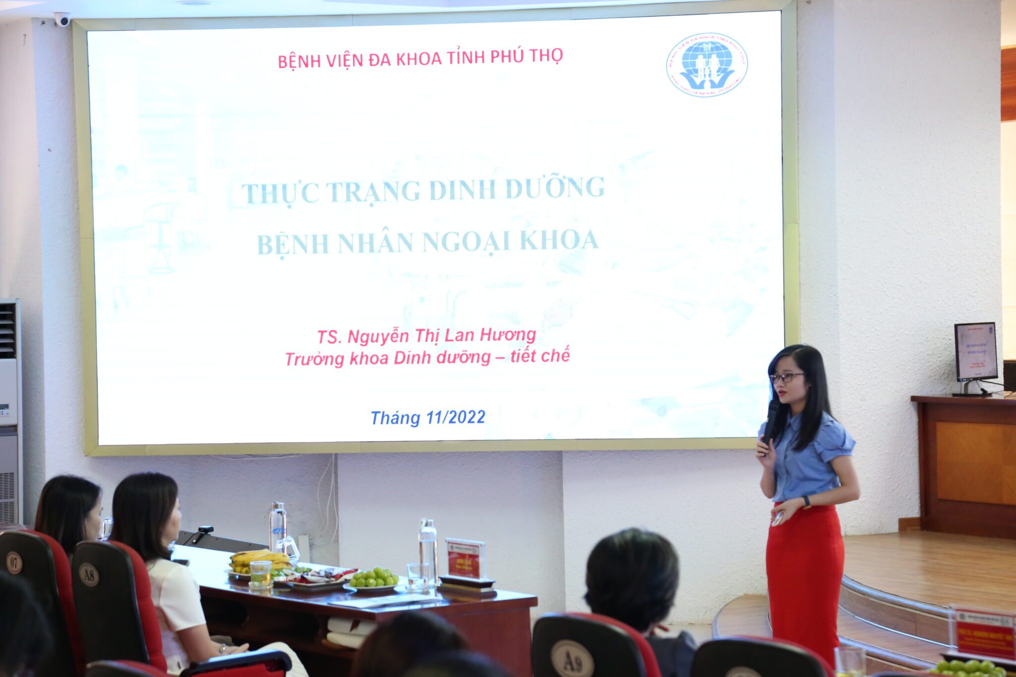 Hội thảo “Chăm sóc dinh dưỡng cho bệnh nhân phẫu thuật” 3 Ths. Nguyễn Thị Lan Hương – Trưởng khoa Dinh dưỡng – Tiết chế - Bệnh viện đa khoa tỉnh Phú Thọ