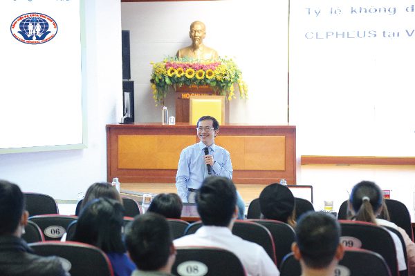 Sinh hoạt khoa học “ Bảo vệ toàn diện cho bệnh nhân tim mạch – chuyển hóa”1 3 ThS.BS. Nguyễn Tuấn Hải với phần trình bày: “ Bảo vệ toàn diện cho bệnh nhân tim mạch – chuyển hóa, vai trò của statin”