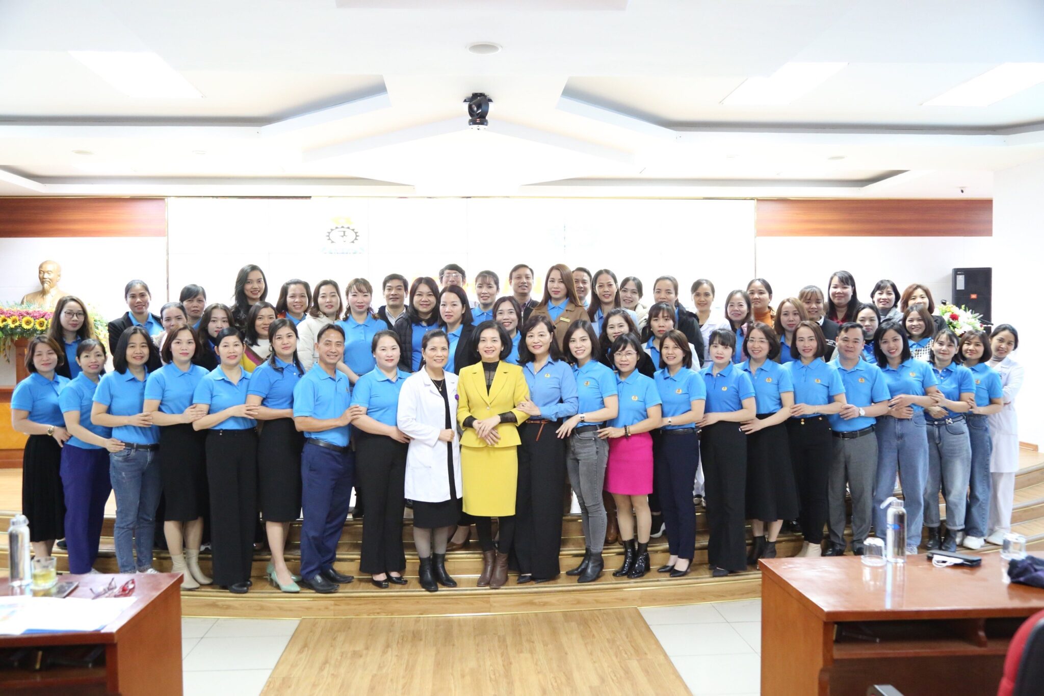 Các đại biểu tham dự hội nghị