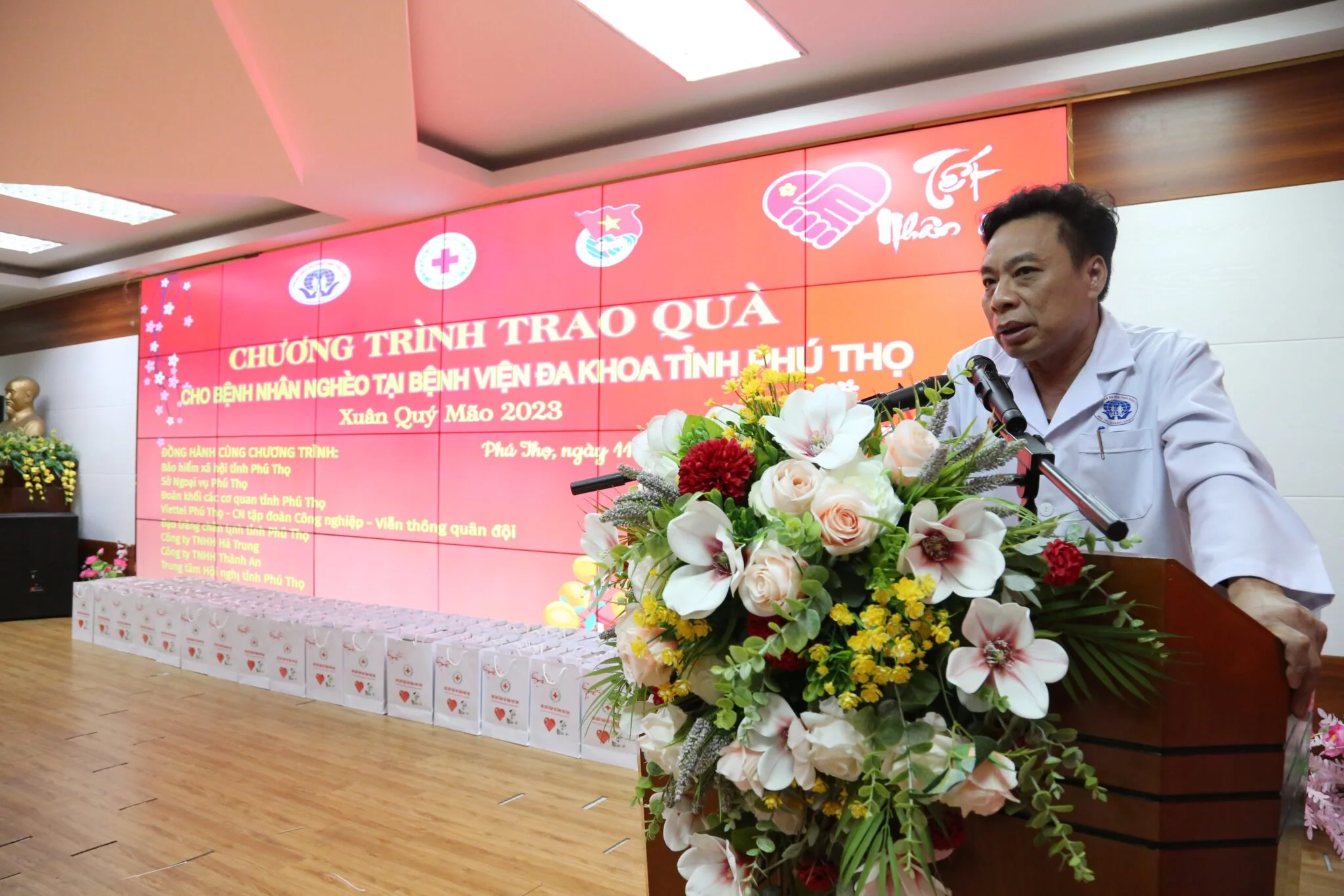 TTƯT.PGS. Nguyễn Văn Sơn – Phó Giám đốc Bệnh viện đa khoa tỉnh Phú Thọ phát biểu tại chương trình