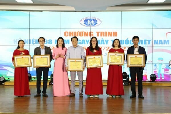 Thầy thuốc Việt Nam