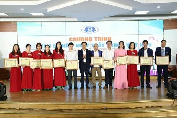 Thầy thuốc Việt Nam