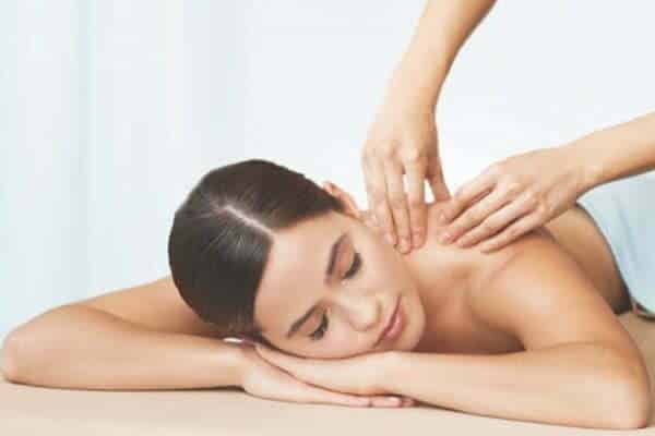Xoa bóp bấm huyệt có tác dụng gì? 4 Xoa bóp bấm huyệt