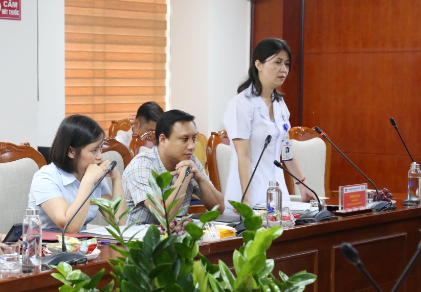 Bà Lê Na – Phó Giám đốc Bệnh viện phát biểu tại chương trình