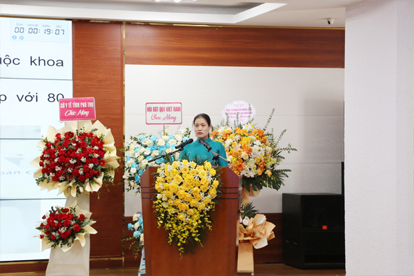 BSCKII Bùi Thị Thu Hà – Giám đốc Trung tâm Đột Quỵ - BVĐK tỉnh Phú Thọ báo cáo tổng kết 5 năm hoạt động của Trung tâm 