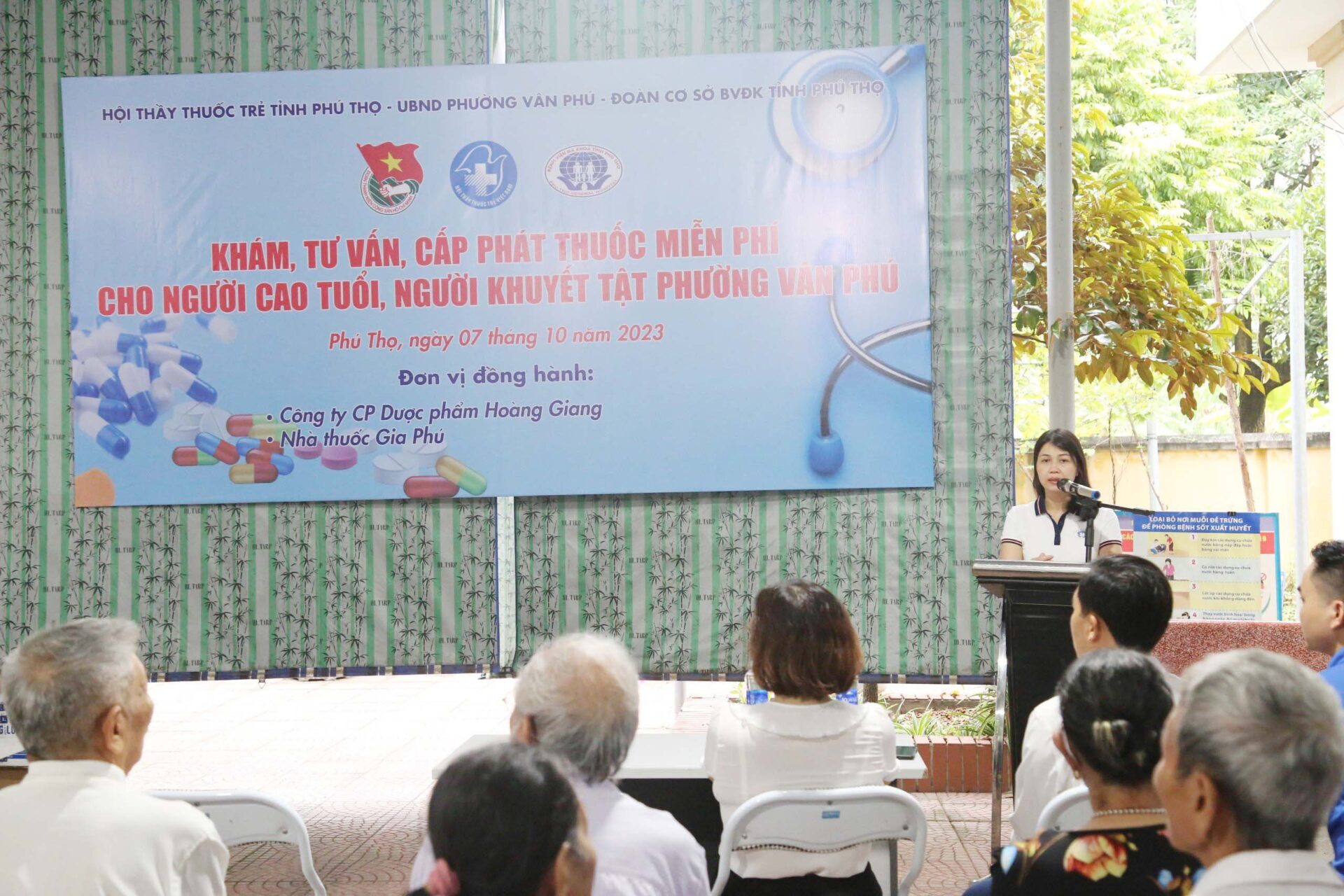 BS CKII Lê Na – Phó giám đốc Bệnh viện đa khoa tỉnh Phú Thọ, Uỷ viên BCH Hội thầy thuốc trẻ tỉnh Phú Thọ phát biểu tại chương trình