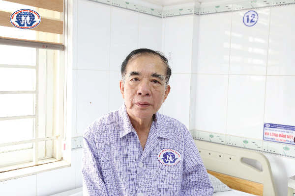 Người bệnh Nguyễn Đức Hòa lần đầu tiên đến bệnh viện đa khoa tỉnh Phú Thọ đã sống chung với bệnh đau đầu hơn 20 năm