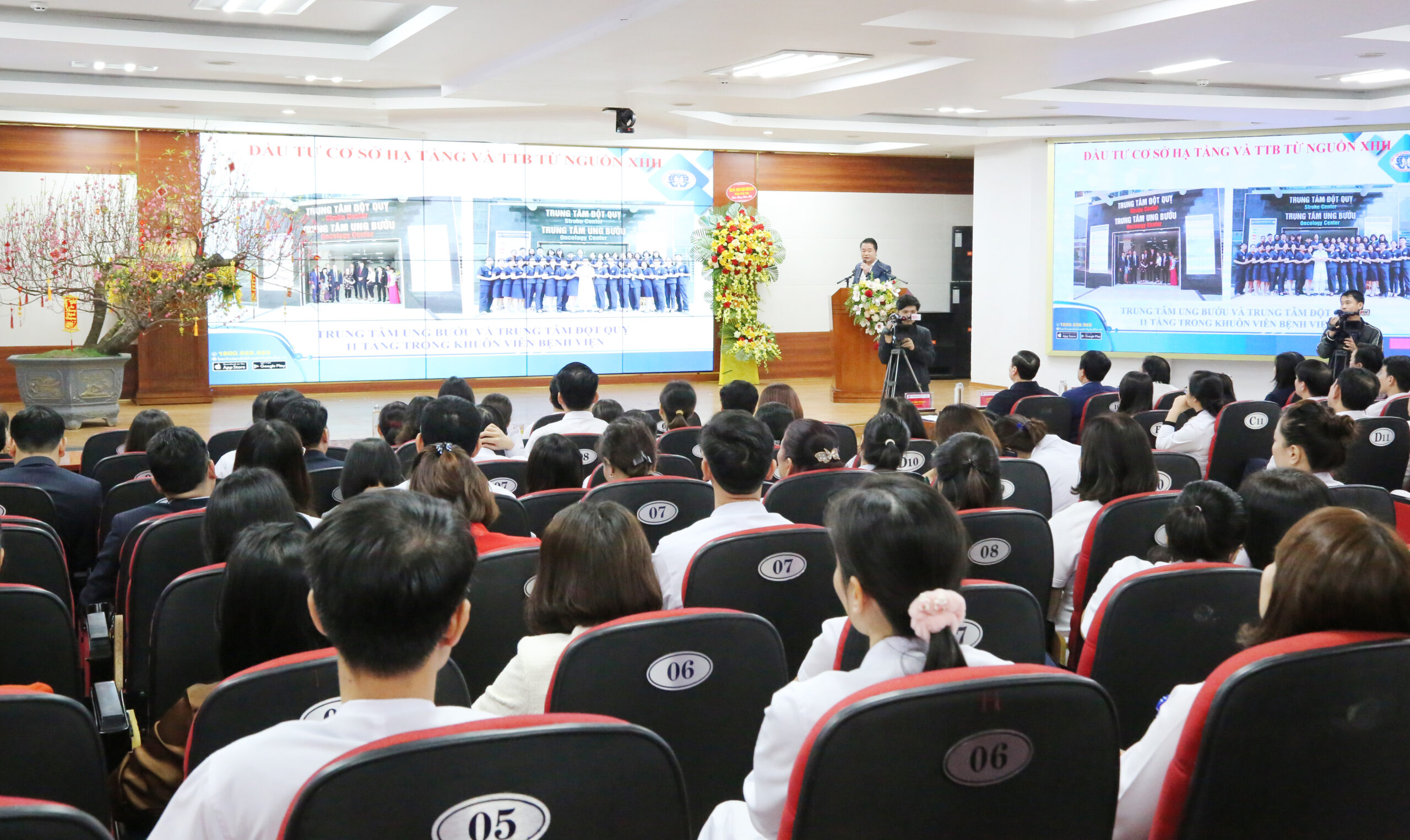 BS CKII Lê Đình Thanh Sơn – Giám đốc Bệnh viện đa khoa tỉnh Phú Thọ báo cáo tóm tắt kết quả hoạt động năm 2023