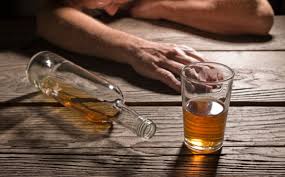 Ngộ độc rượu xảy ra khi uống vượt quá mức đáp ứng của cơ thể, kể cả với những sản phẩm đã được xác nhận an toàn thực phẩm.
