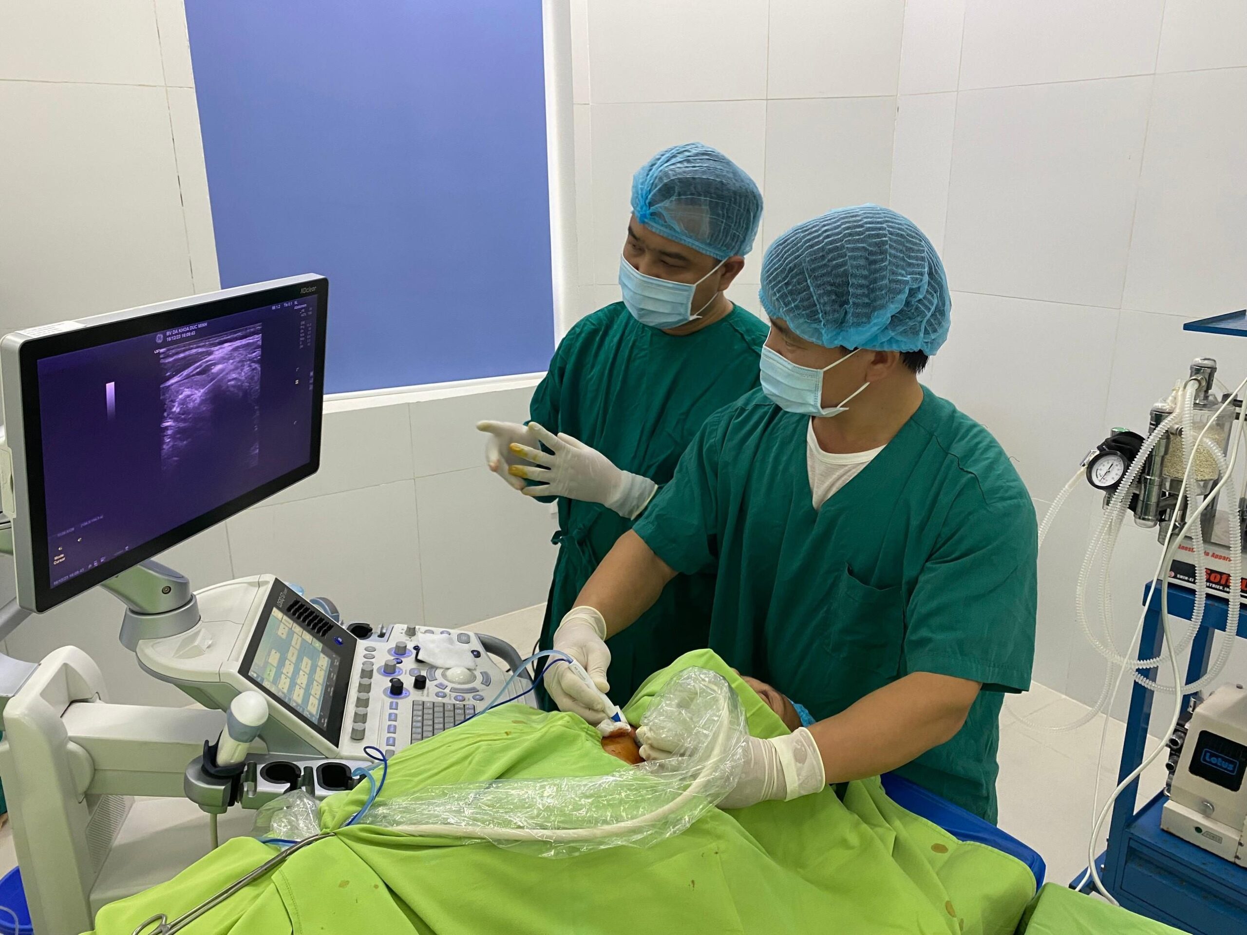 Đốt sóng cao tần dưới siêu âm, điều trị u lành tuyến giáp không cần phẫu thuật