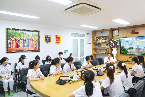 Toàn cảnh cuộc gặp gỡ, chia tay nhóm sinh viên thực tập của Trường Đại học Y Dược - Đại học Thái Nguyên