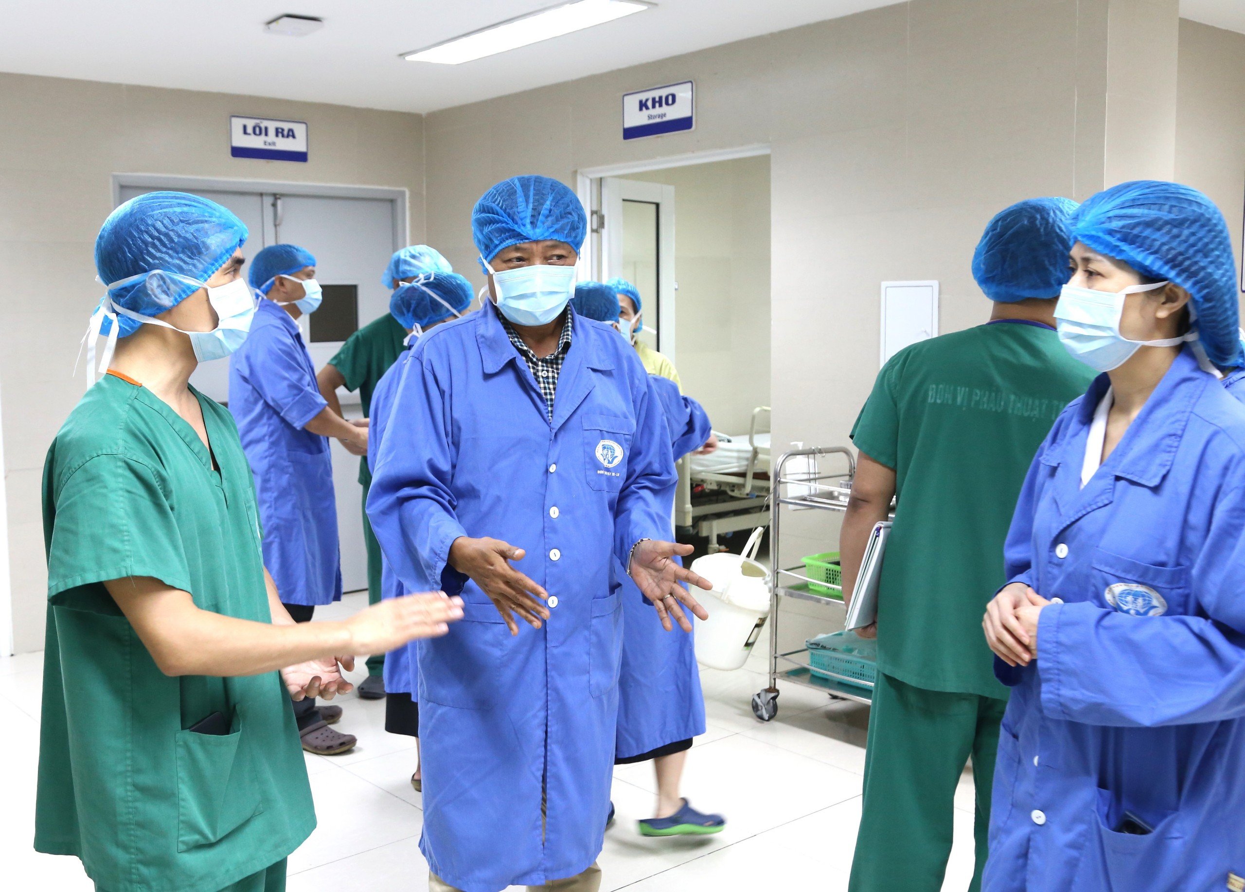 Đoàn giám sát đi kiểm tra thực tế công tác kiểm soát nhiễm khuẩn tại Bệnh viện