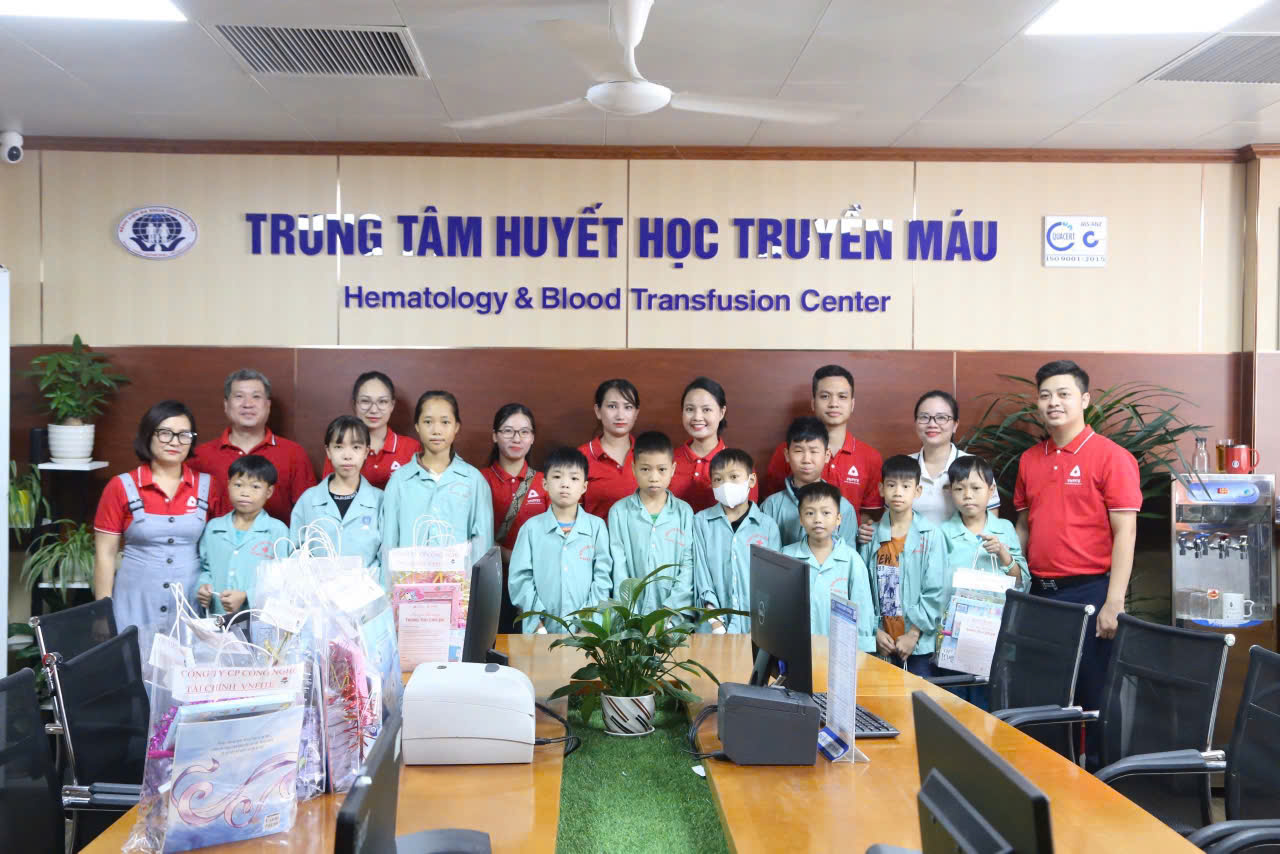 Chuỗi hoạt động Vui Tết Trung thu 2024 được tổ chức tại Trung tâm Huyết học truyền máu mang đến niềm vui, sự ấm áp cho các bệnh nhi đang điều trị tại đây