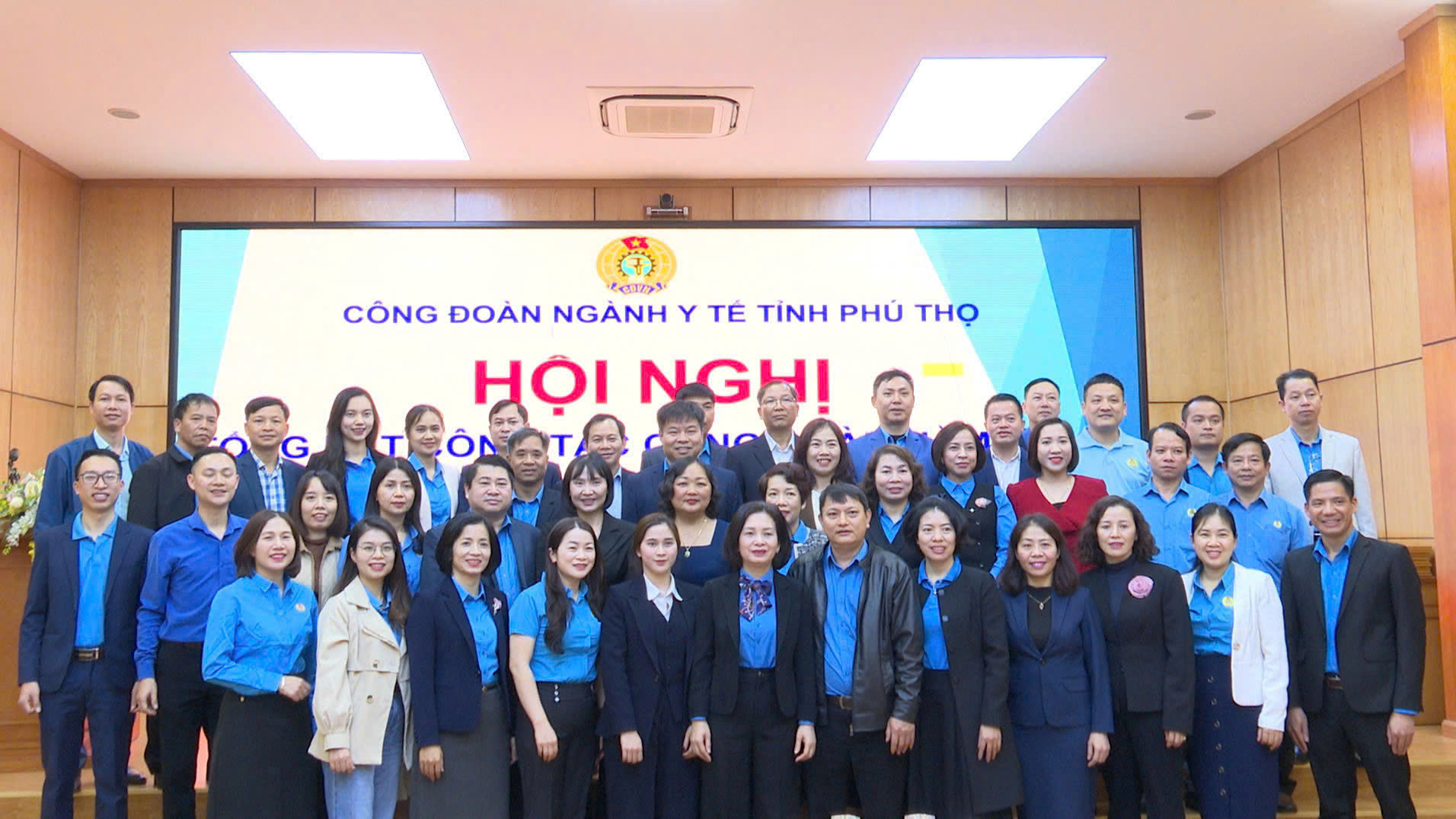 Vinh danh cán bộ công đoàn xuất sắc tại Hội nghị Tổng kết công tác Công đoàn năm 2024 và triển khai nhiệm vụ năm 2025