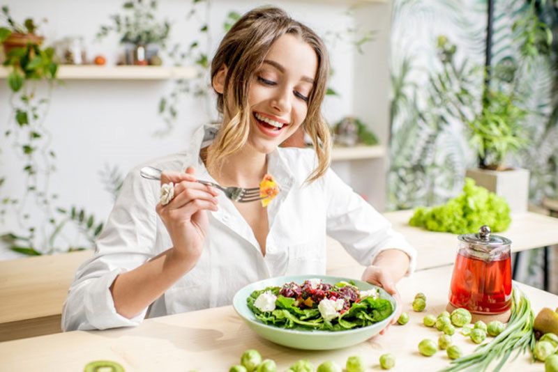 Mẹo ăn uống lành mạnh và kiểm soát cân nặng trong dịp nghỉ lễ