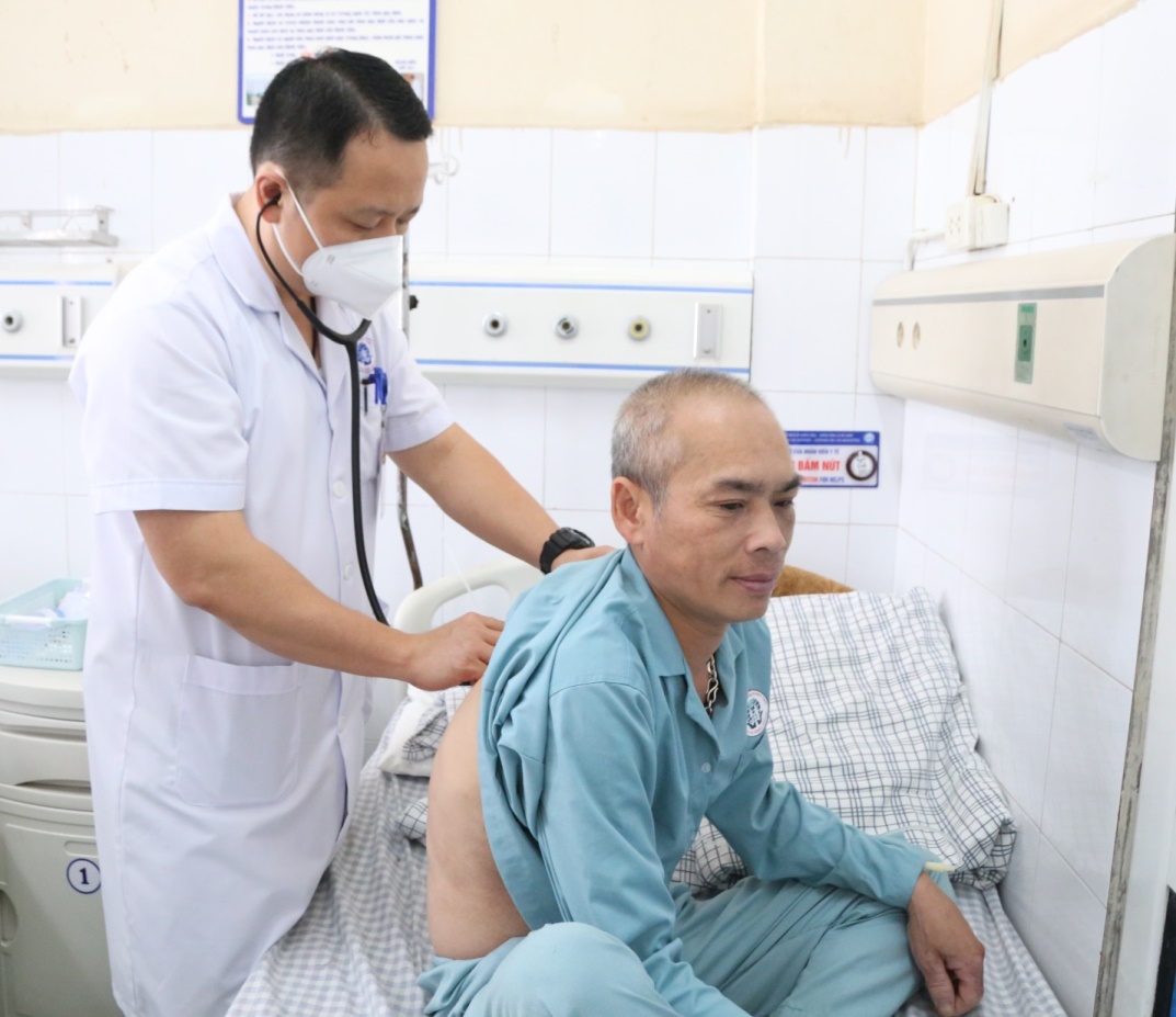 Vững chuyên môn – Sáng y đức: Chân dung người “thủ lĩnh” của khoa Nội Hô hấp – Tiêu hóa