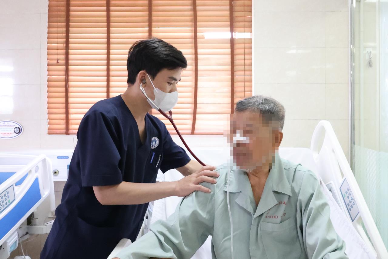 Được cấp cứu kịp thời, nhiều người bệnh cao tuổi bị đột quỵ thoát nguy cơ tử vong