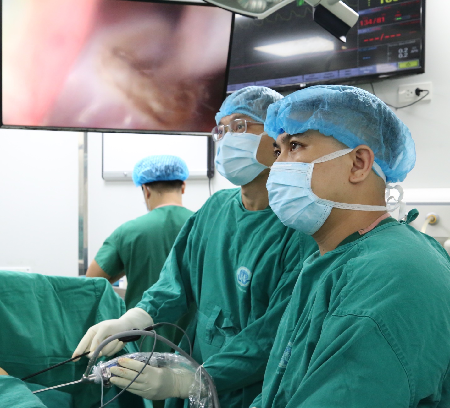 Bị tăng tiết mồ hôi, cô gái Sơn La đến Bệnh viện Đa khoa tỉnh Phú Thọ để tìm lại sự tự tin