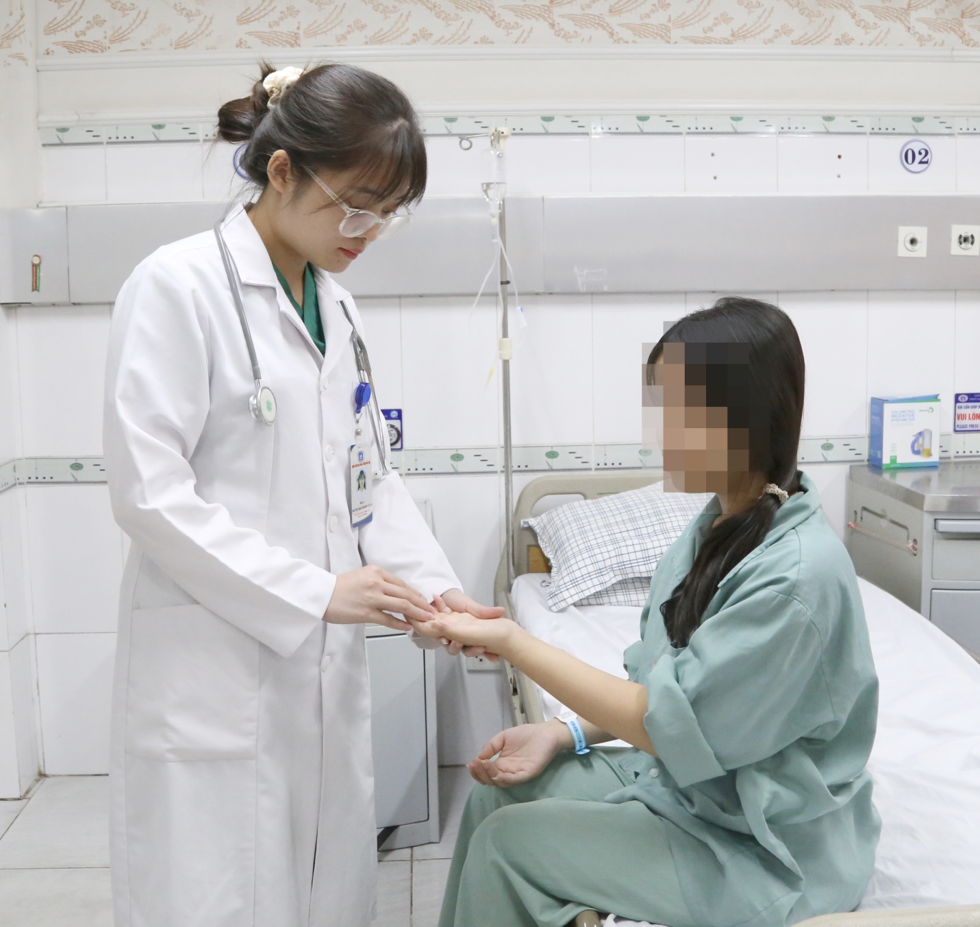 Bị tăng tiết mồ hôi, cô gái Sơn La đến Bệnh viện Đa khoa tỉnh Phú Thọ để tìm lại sự tự tin
