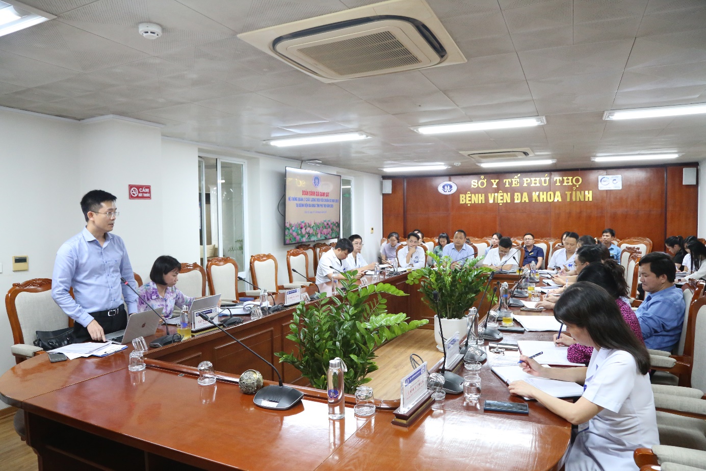 Toàn cảnh buổi làm việc