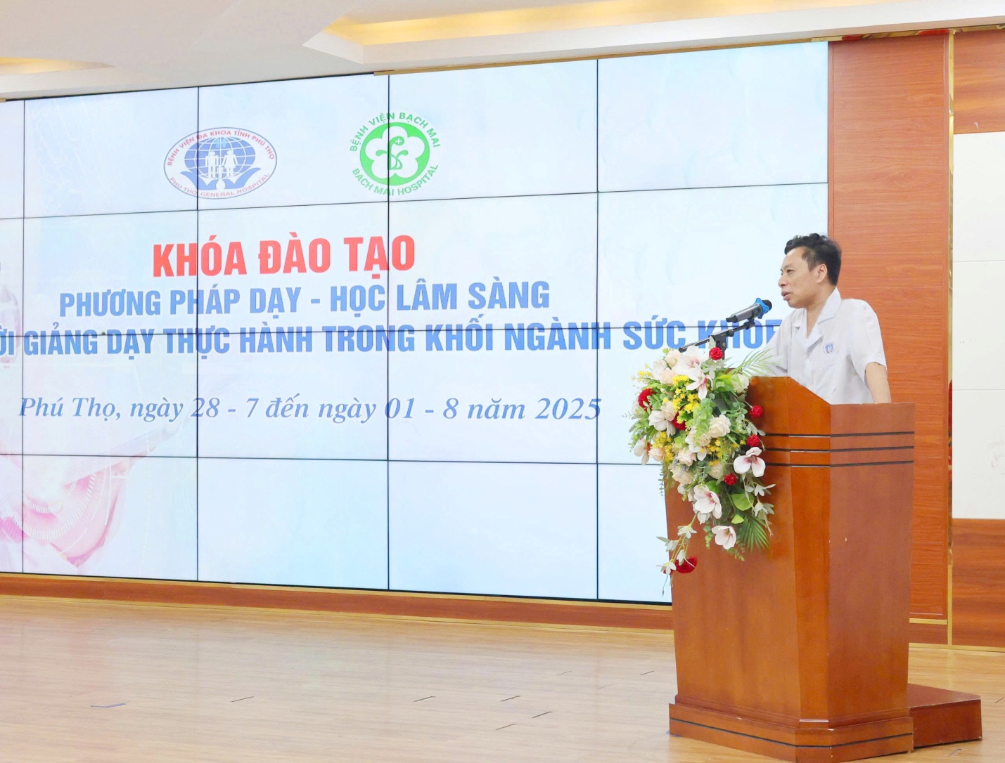 Khoá đào tạo Phương pháp dạy - học lâm sàng cho người giảng dạy thực hành trong khối ngành sức khoẻ