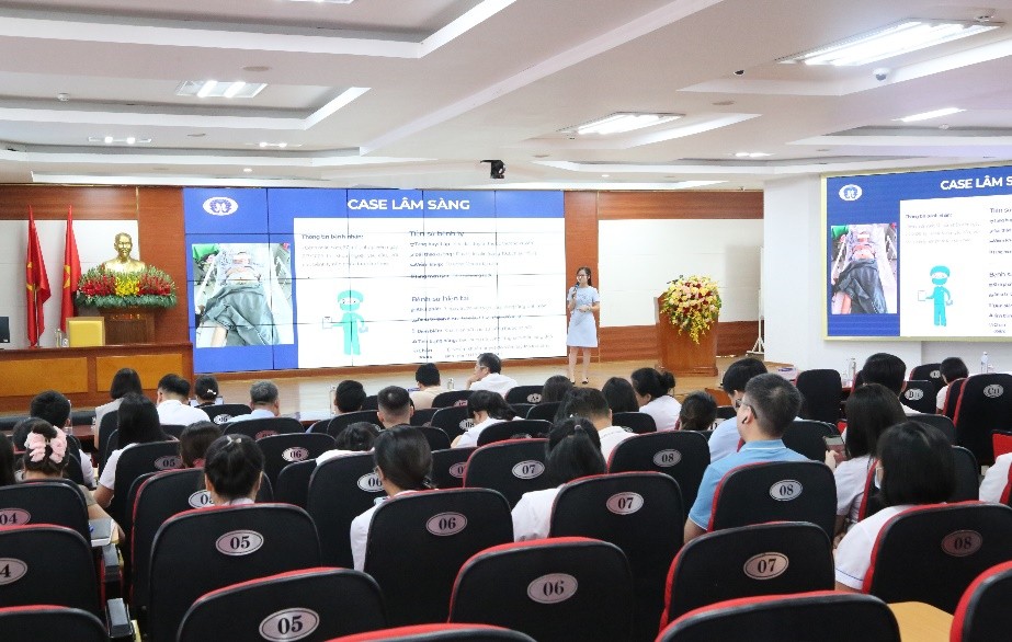 hoi thao 9