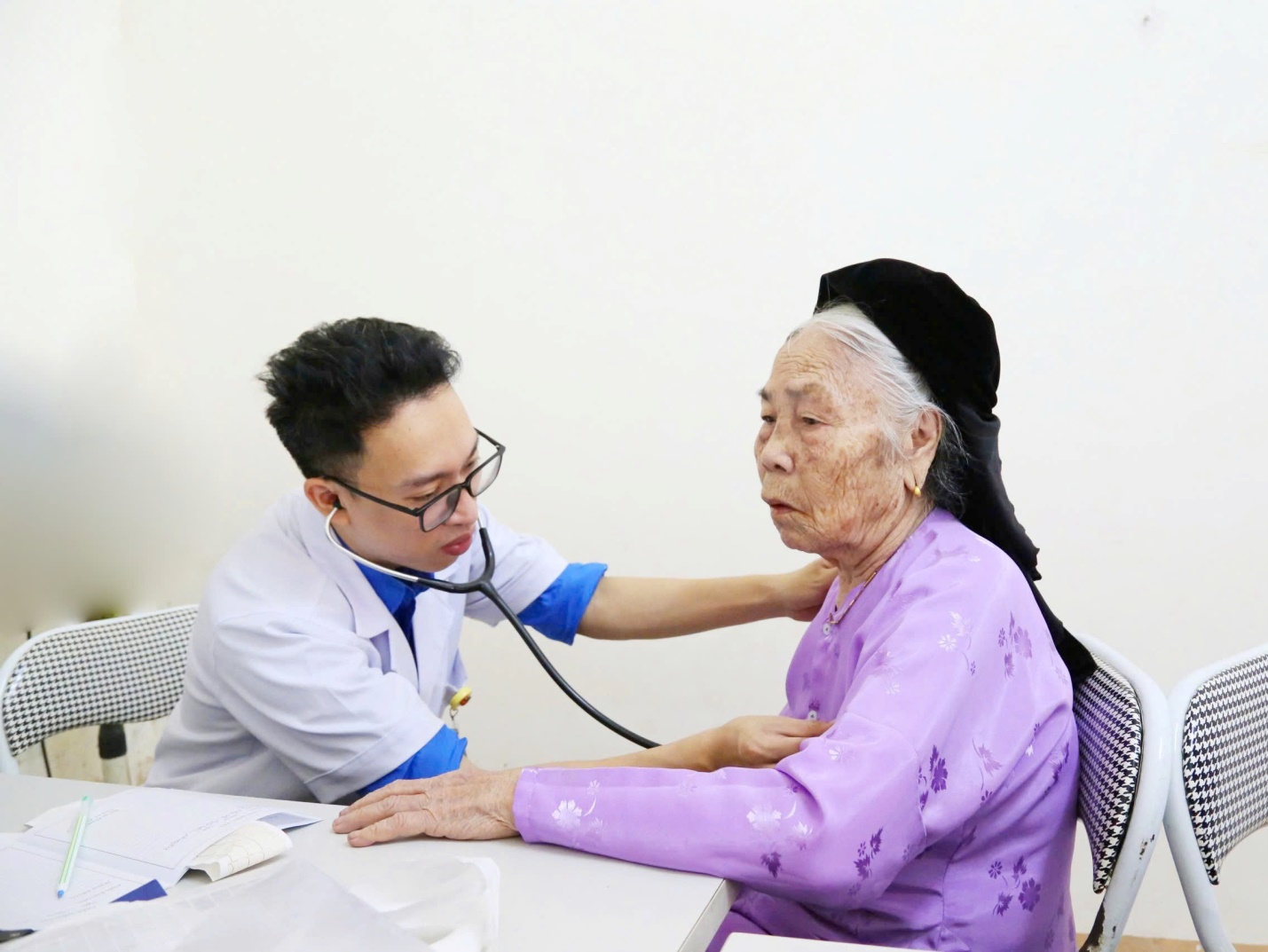 nguoi cao tuoi 3