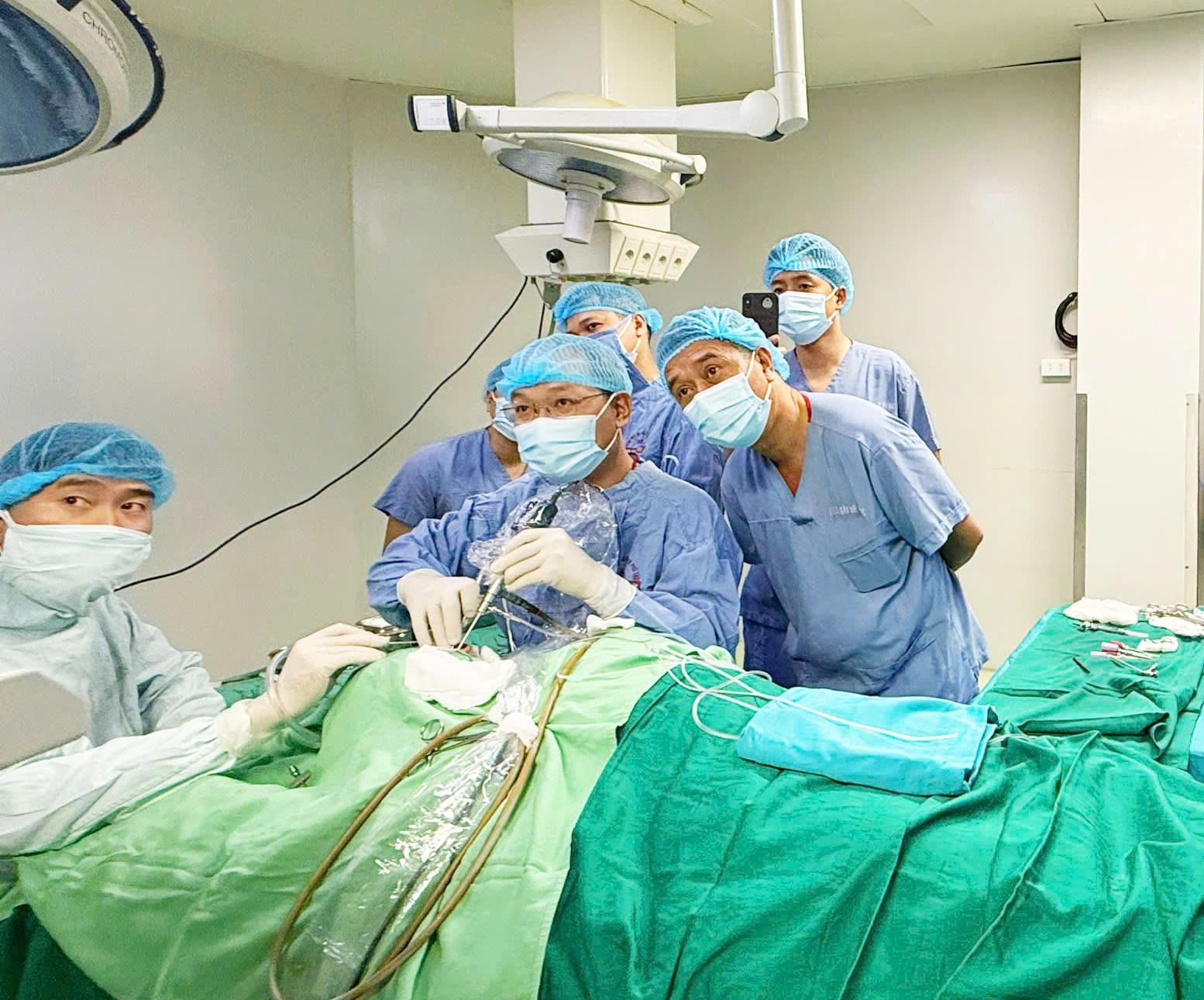 Ứng dụng kỹ thuật nội soi tai dưới nước – Bước tiến mới trong phẫu thuật các bệnh lý tai, xương chũm