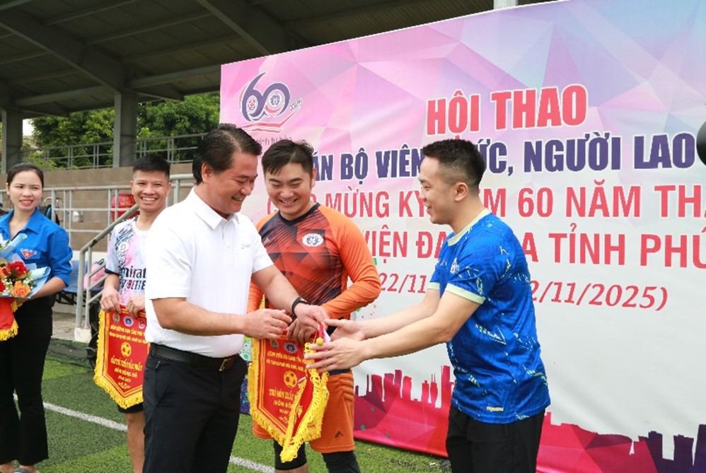 Khai mạc Hội thao cán bộ, viên chức, người lao động Bệnh viện Đa khoa tỉnh Phú Thọ 5 5