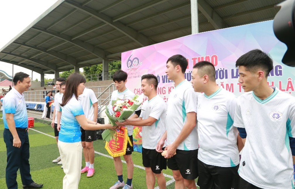 Khai mạc Hội thao cán bộ, viên chức, người lao động Bệnh viện Đa khoa tỉnh Phú Thọ 7 7