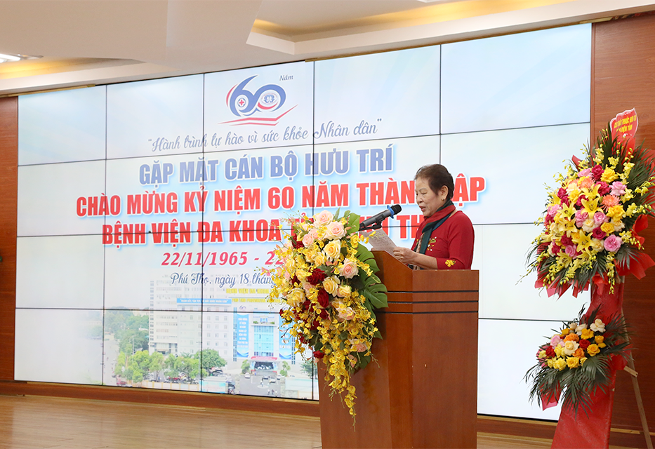 BSCKI. Nguyễn Thị Thụ - Chủ nhiệm Câu lạc bộ Hưu trí phát biểu tại buổi gặp mặt