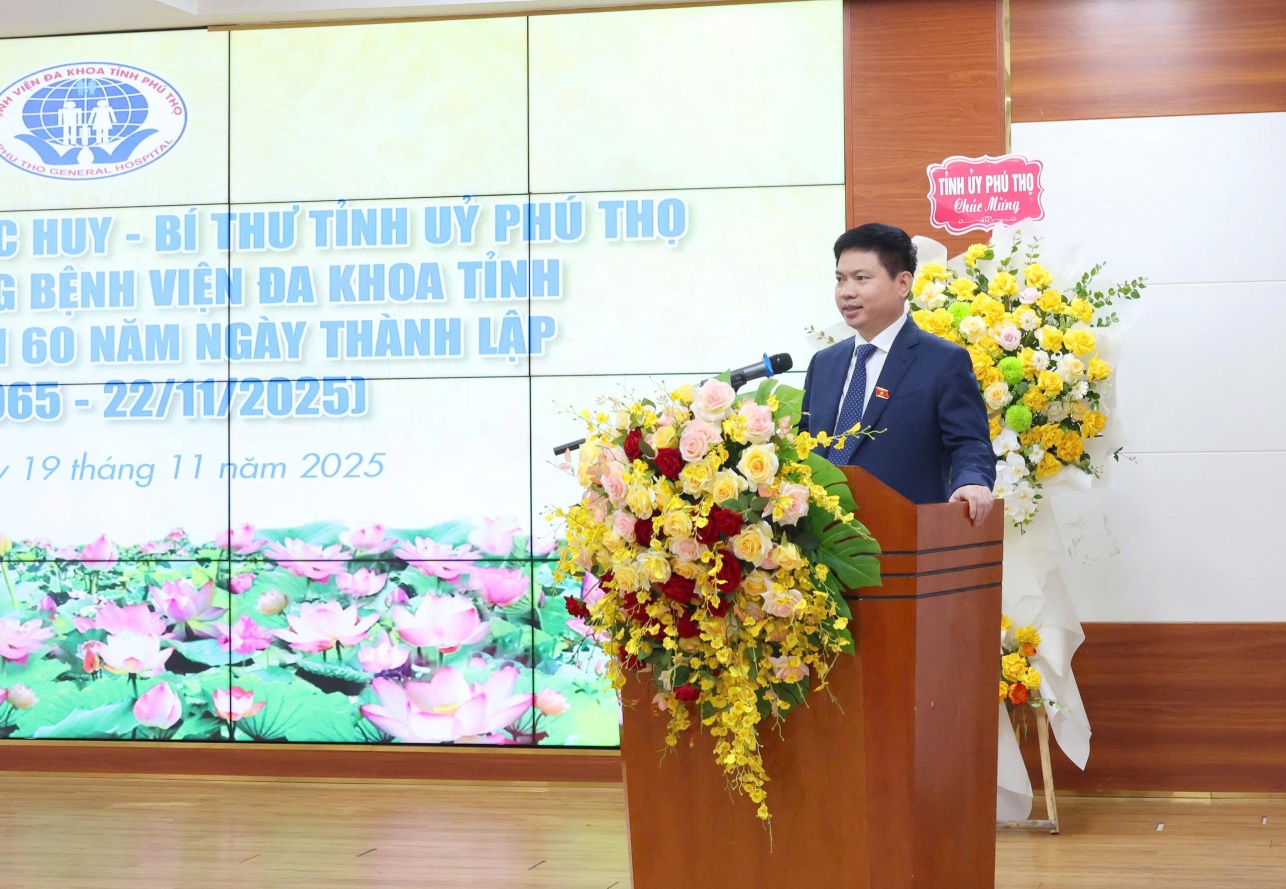 Đồng chí Trương Quốc Huy - Bí thư Tỉnh ủy phát biểu tại chương trình