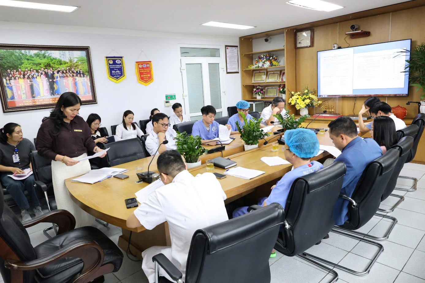 Bệnh viện Đa khoa tỉnh Phú Thọ tổ chức kiểm tra, đánh giá nội bộ mức độ an toàn phẫu thuật lần thứ 2 năm 2025 2 Đoàn kiểm tra họp quán triệt, phân công nhiệm vụ.