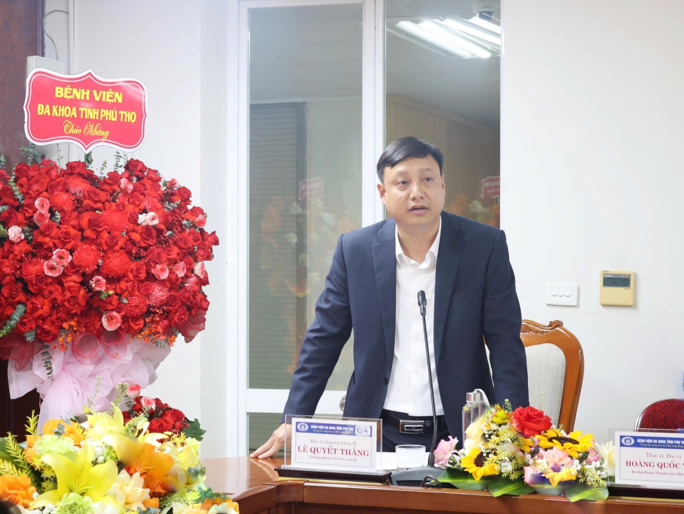 BSCKII Lê Quyết Thắng – Trưởng phòng Tổ chức cán bộ, Bệnh viện Đa khoa tỉnh Phú Thọ phát biểu tại buổi lễ