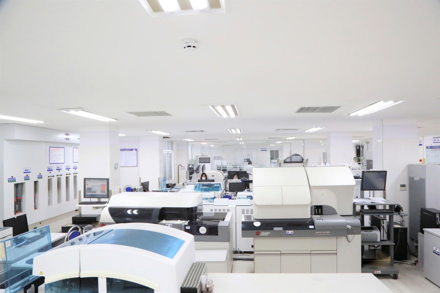 Hình ảnh phòng xét nghiệm đạt tiêu chuẩn quốc tế ISO 15189:2022 tại Trung tâm Xét nghiệm - Bệnh viện Đa khoa tỉnh Phú Thọ