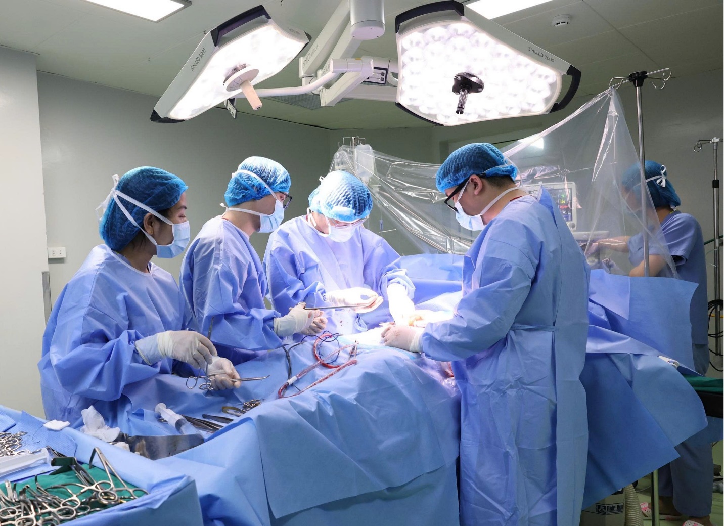 Ekip thực hiện ghép tạng cho người bệnh tại Bệnh viện Đa khoa tỉnh Phú Thọ