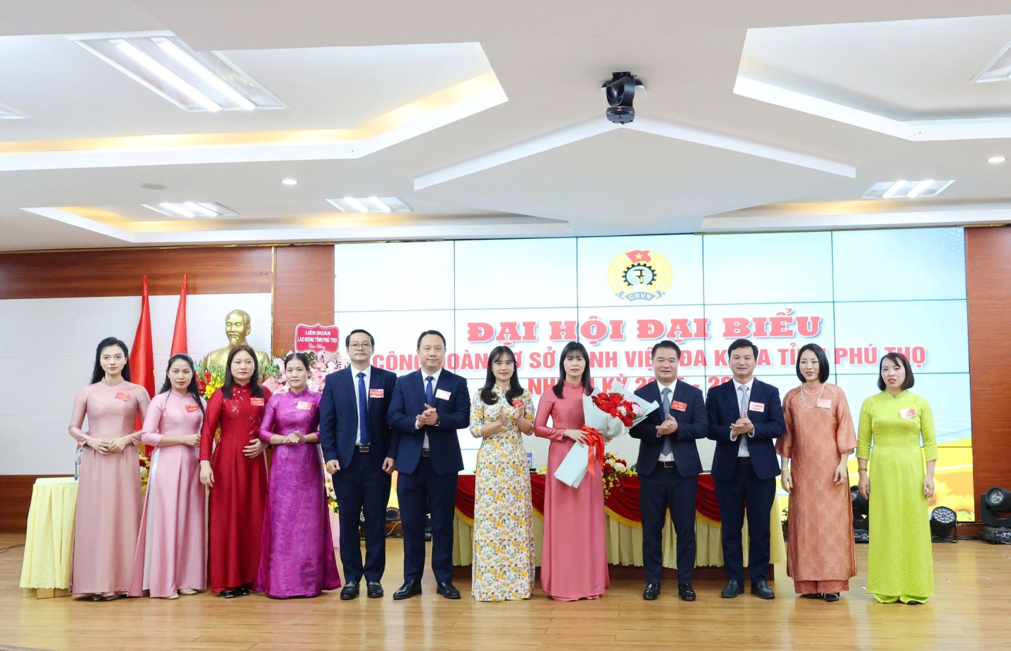 Bệnh viện Đa khoa tỉnh Phú Thọ tổ chức thành công Đại hội Đại biểu Công đoàn cơ sở nhiệm kỳ 2025 – 2030 4 Ban Chấp hành Công đoàn cơ sở nhiệm kỳ 2025 - 2030 ra mắt Đại hội