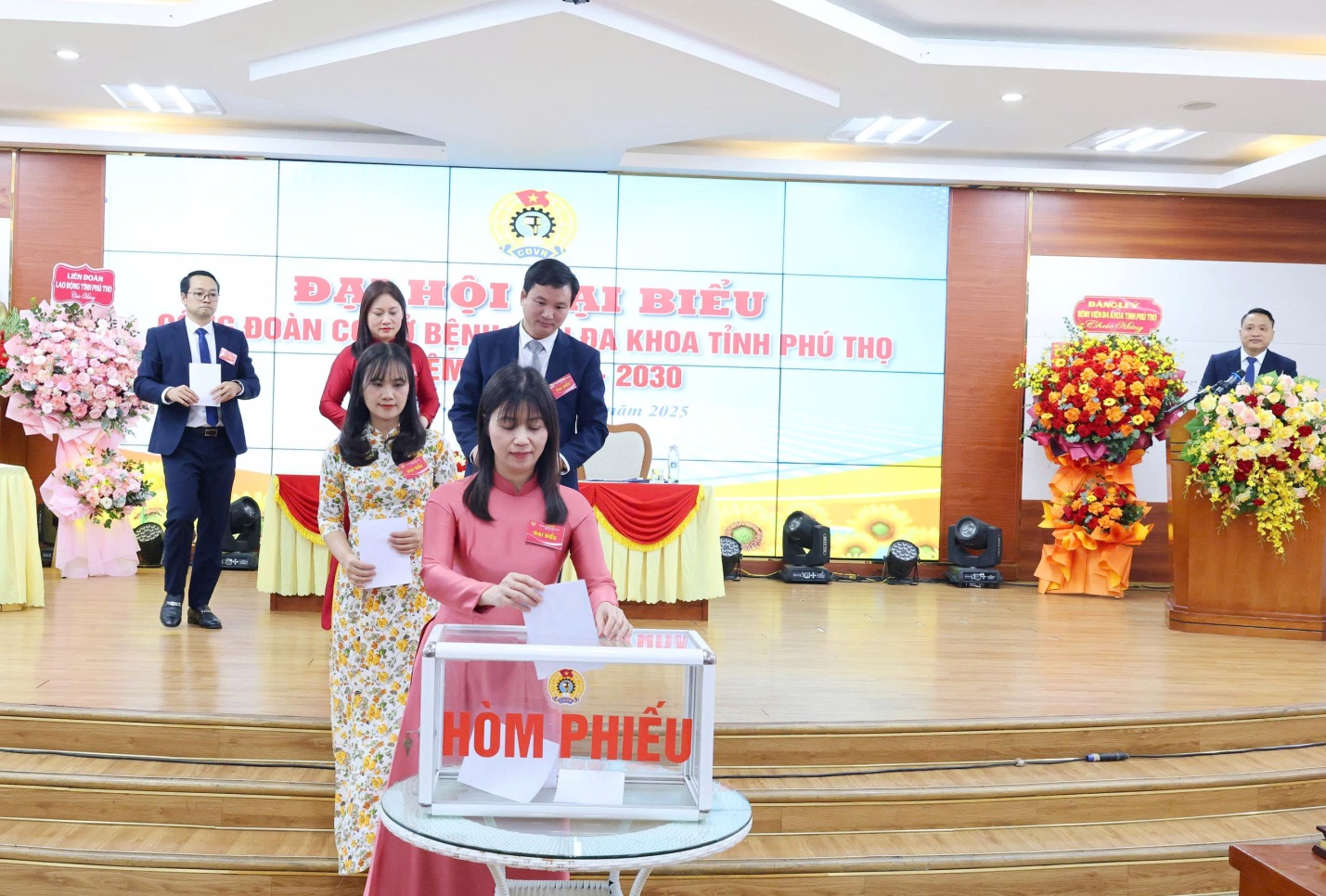 Bệnh viện Đa khoa tỉnh Phú Thọ tổ chức thành công Đại hội Đại biểu Công đoàn cơ sở nhiệm kỳ 2025 – 2030 7 cd7