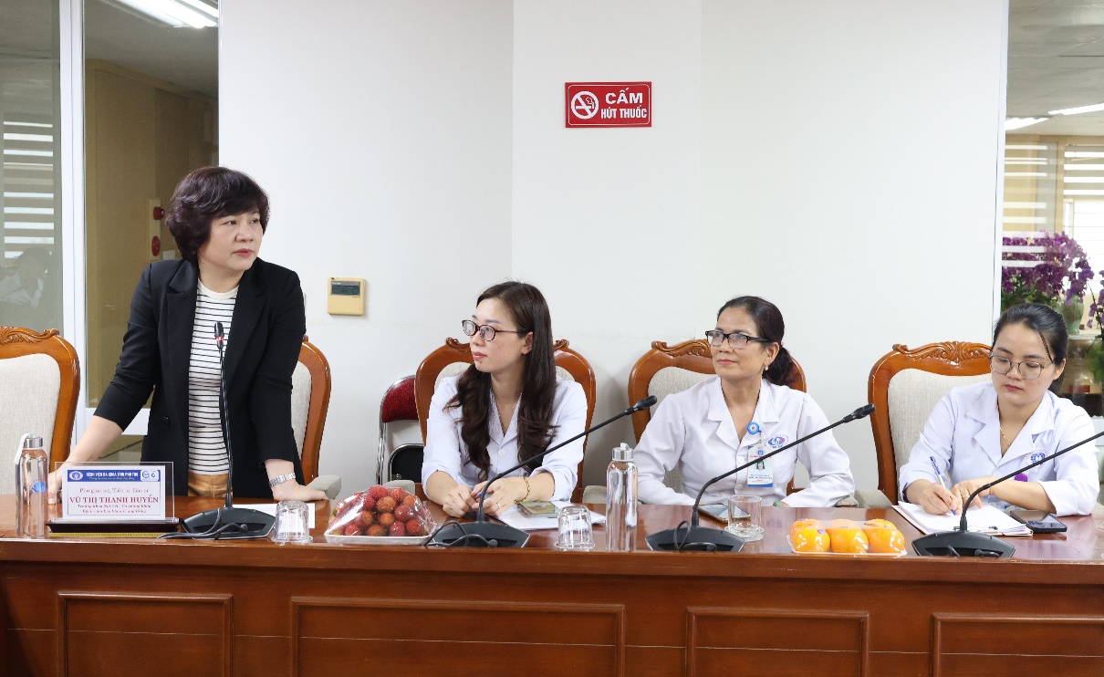 Hội thảo khoa học “Quản lý bệnh thận mạn sớm và hiệu quả – Đã đến lúc hành động” 2 PGS.TS.BS Vũ Thị Thanh Huyền – Trưởng khoa Nội tiết – Cơ xương khớp, Bệnh viện Lão khoa Trung ương báo cáo tại hội thảo
