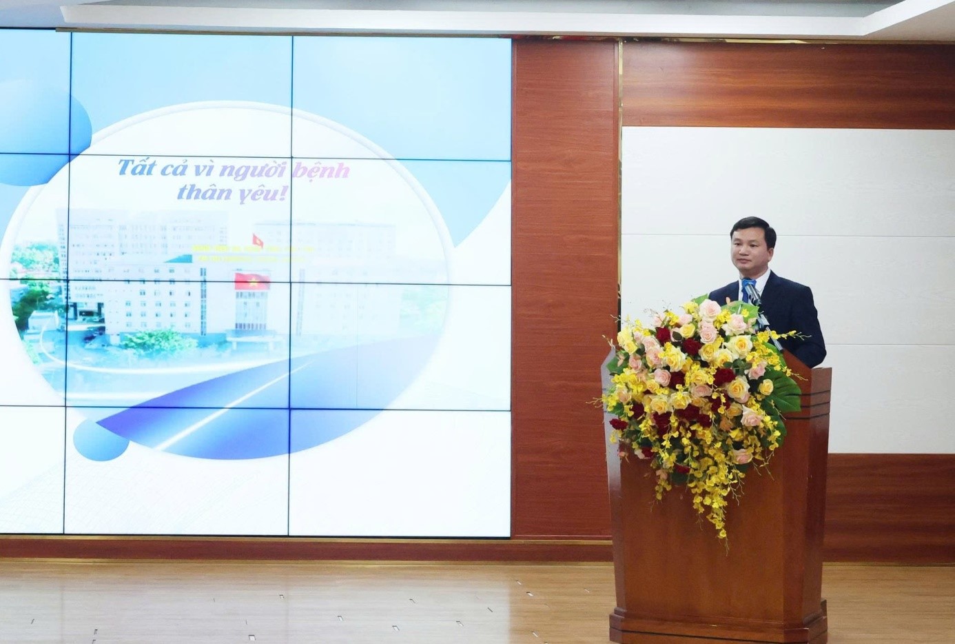  BSCKII Triệu Quốc Thường – Trưởng phòng Kế hoạch tổng hợp – Bệnh viện Đa khoa tỉnh Phú Thọ trình bày kế hoạch chỉ tiêu kế hoạch năm 2026