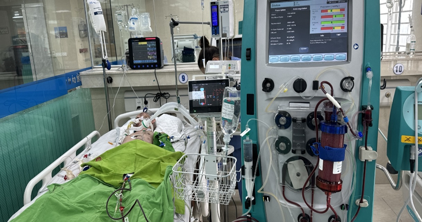 Hình ảnh người bệnh được điều trị tại khoa Hồi sức tích cực – Chống độc yêu cầu.