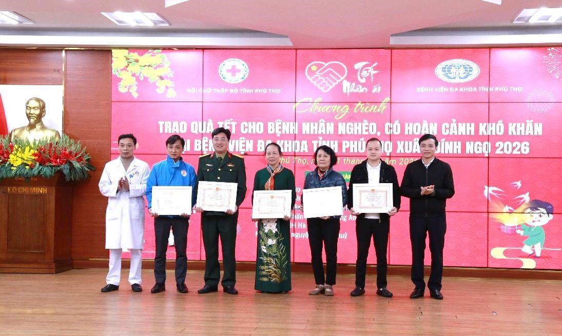 Chương trình trao quà Tết cho người bệnh có hoàn cảnh khó khăn tại Bệnh viện Đa khoa tỉnh Phú Thọ nhân dịp Xuân Bính Ngọ 2026 7 7