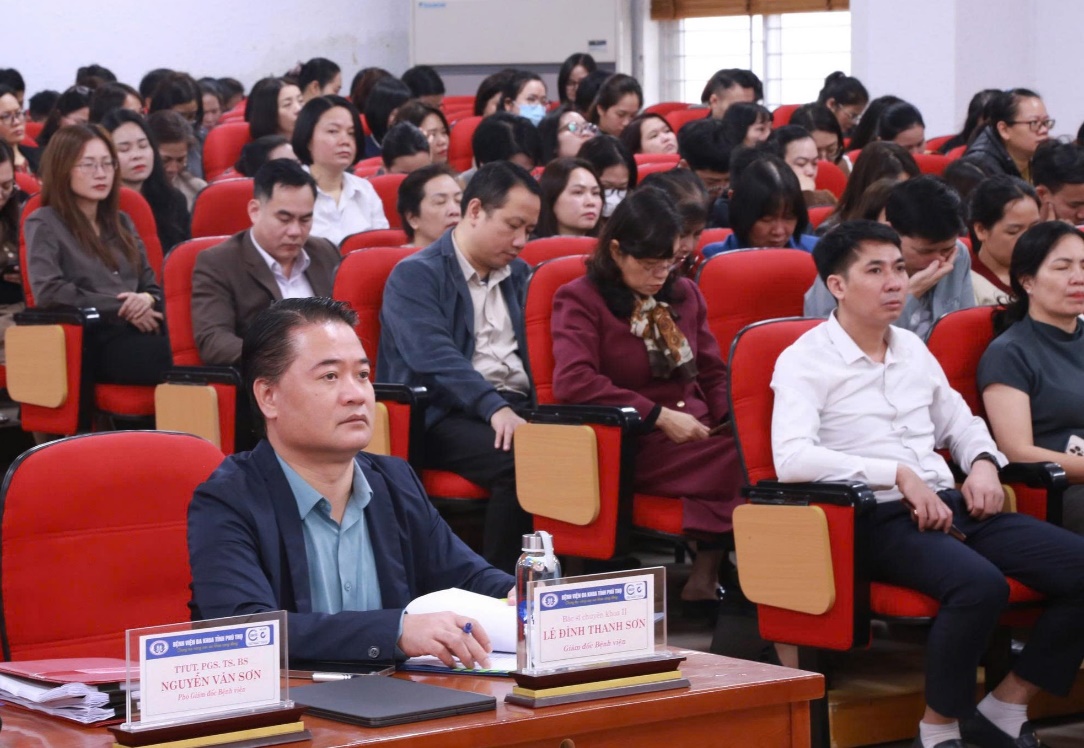 BSCKII Lê Đình Thanh Sơn – Bí thư Đảng ủy, Giám đốc Bệnh viện tại Hội nghị