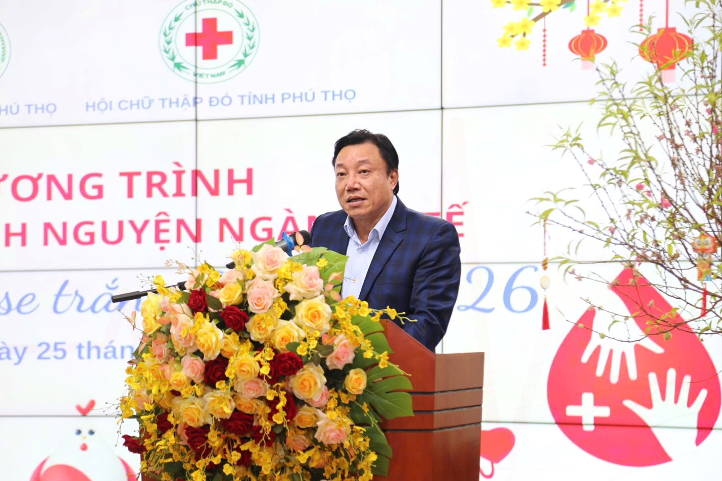 Chương trình hiến máu tình nguyện ngành Y tế “Giọt hồng Blouse trắng Đất Tổ 2026” - Lan tỏa nghĩa cử cao đẹp tại Bệnh viện Đa khoa tỉnh Phú Thọ 1 Đồng chí Nguyễn Huy Ngọc - Phó Chủ tịch UBND tỉnh phát biểu chỉ đạo