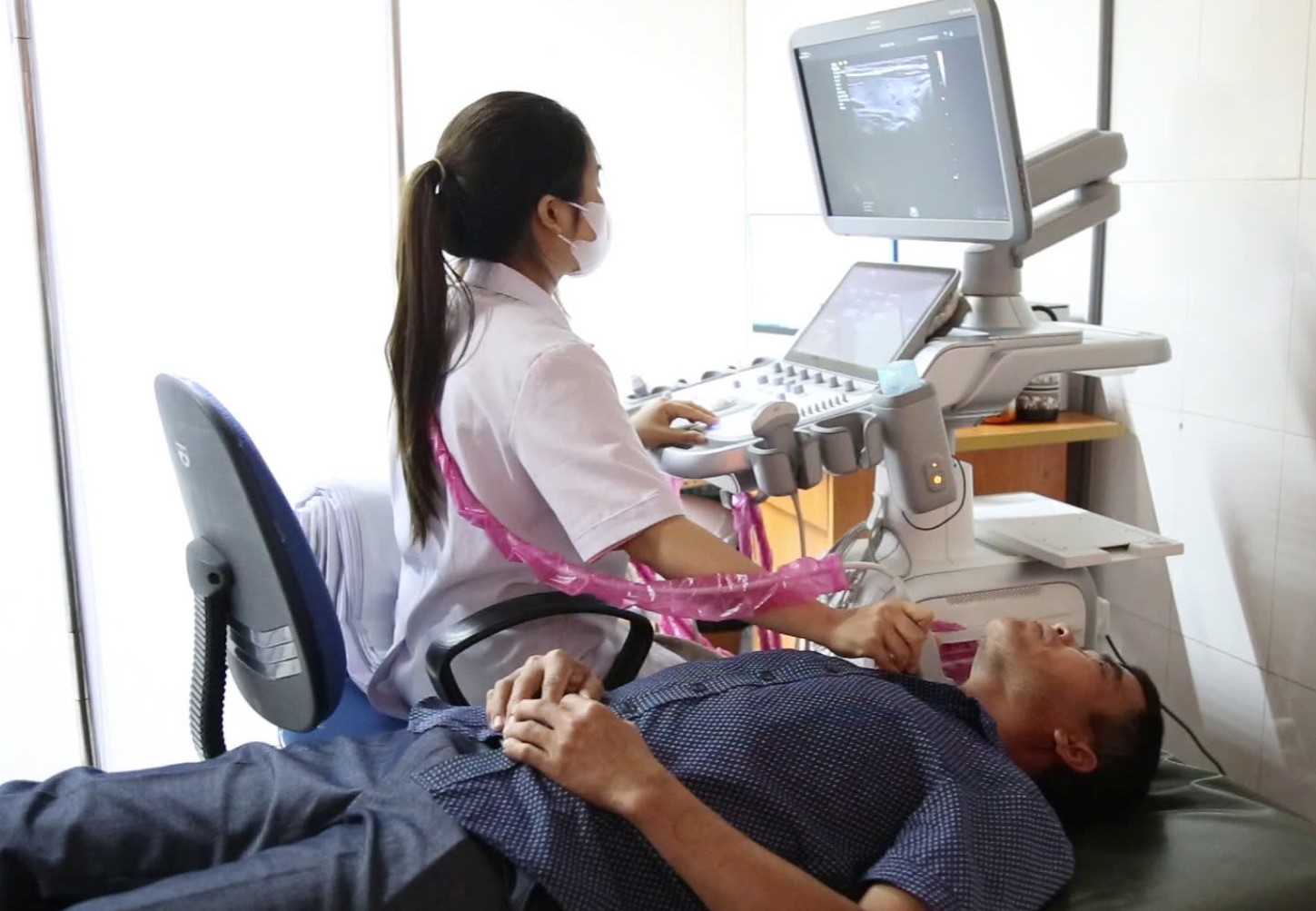 Thân nhân người bệnh hiến tạng được khám bệnh miễn phí tại Bệnh viện Đa khoa tỉnh Phú Thọ trong năm 2025