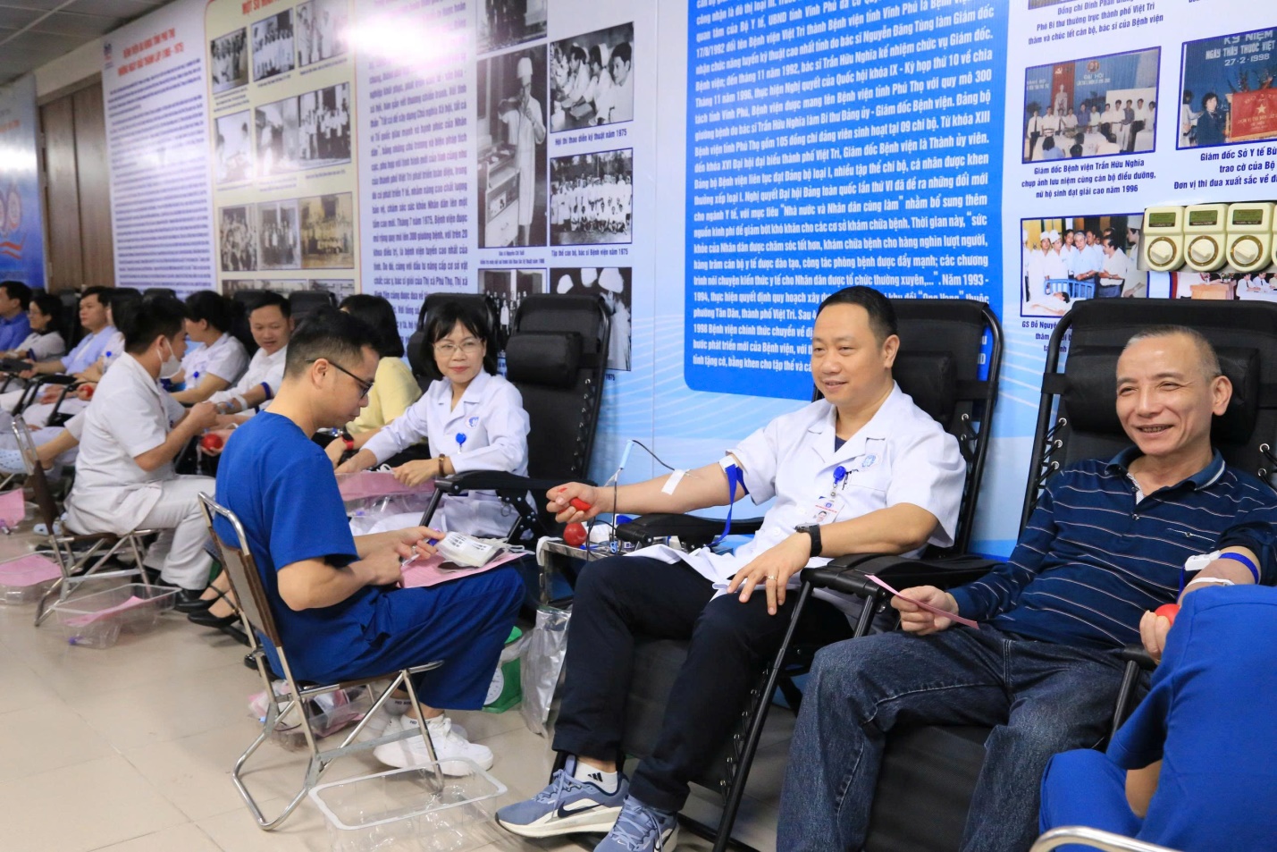 Chương trình hiến máu tình nguyện ngành Y tế “Giọt hồng Blouse trắng Đất Tổ 2026” - Lan tỏa nghĩa cử cao đẹp tại Bệnh viện Đa khoa tỉnh Phú Thọ 10 a10 2