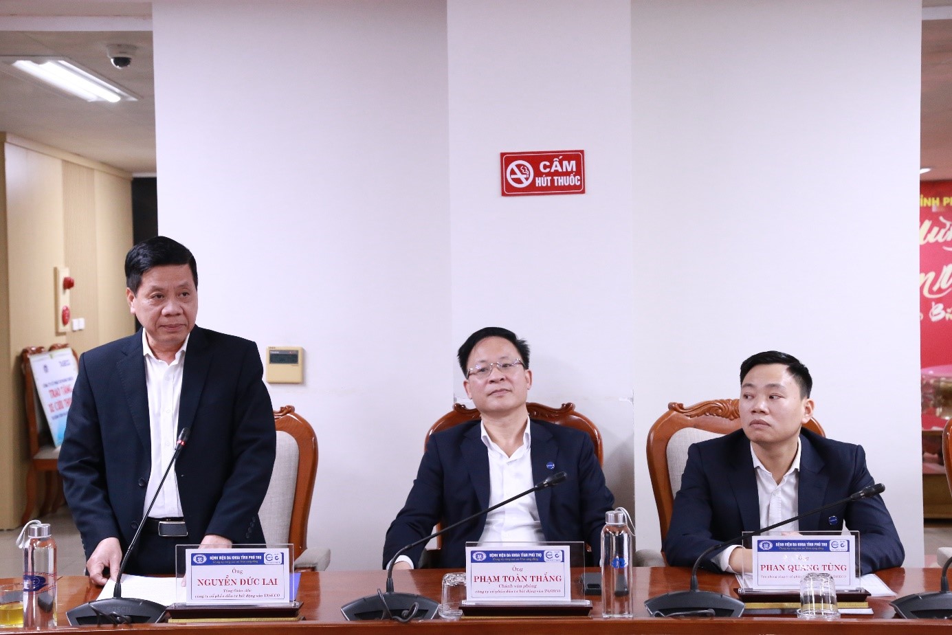 Ông Nguyễn Đức Lai – Tổng Giám đốc Công ty Cổ phần dịch vụ Yên Bình thuộc Tập đoàn Taseco phát biểu tại chương trình tặng xe cứu thương